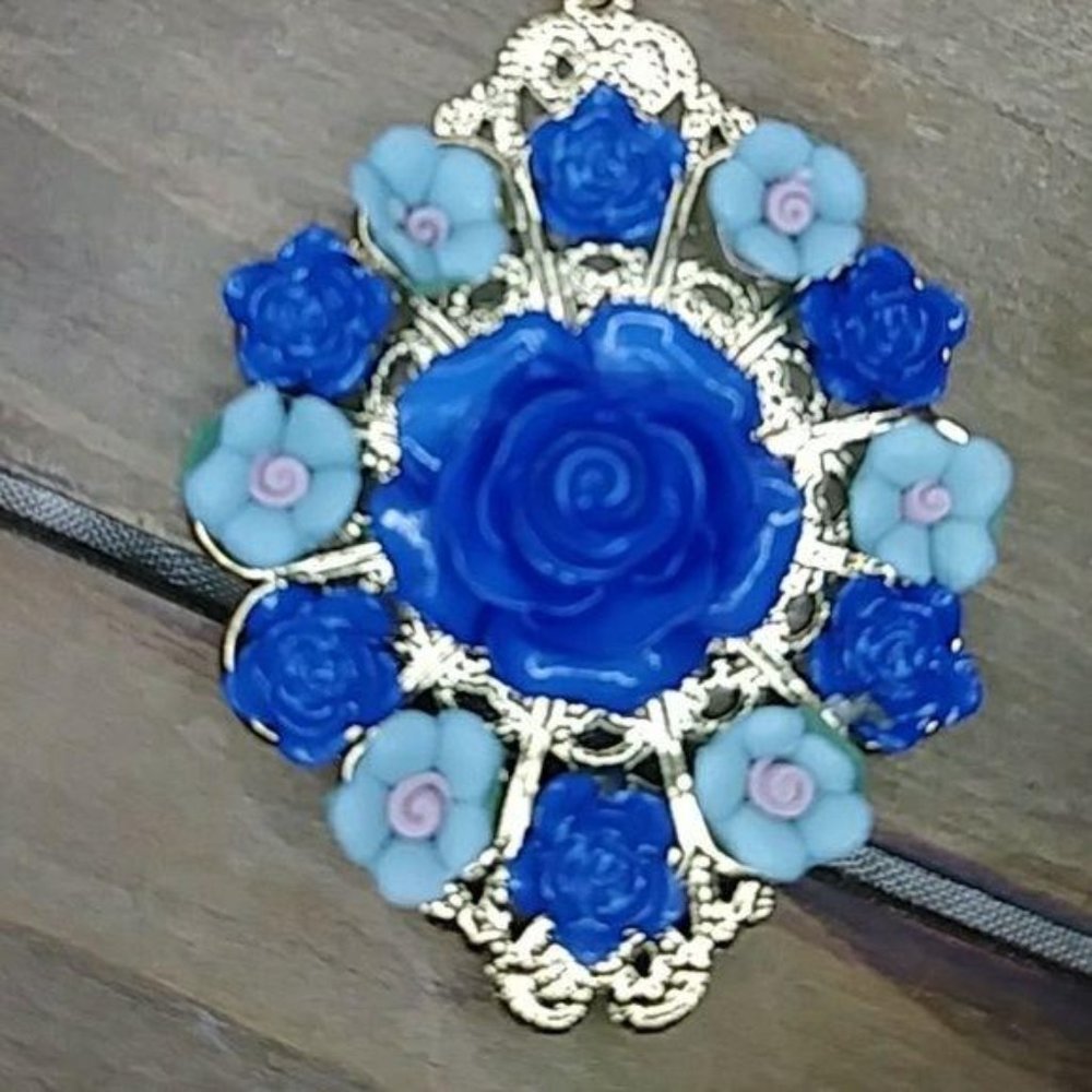 Earrings Blue Flower Gold Tone Dangle - Picture 3 of 3